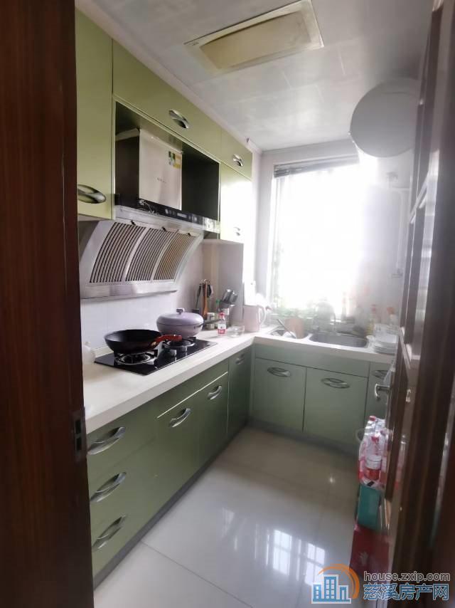 景和家园1楼66平+储藏间精装80万