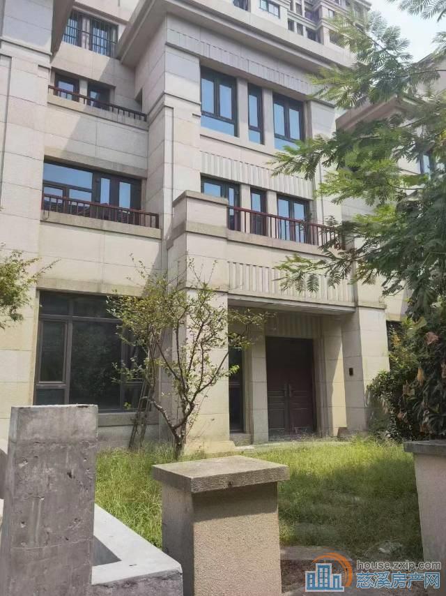 尚源佳苑别墅中间套320多平880万