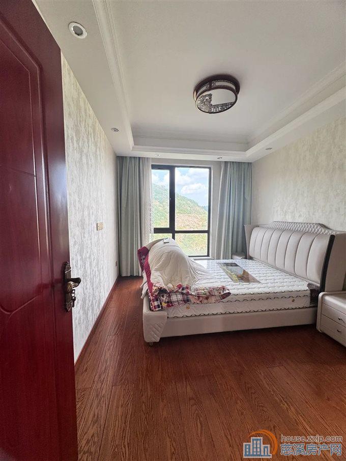 峙山庄园142平139万带车位黄金楼层