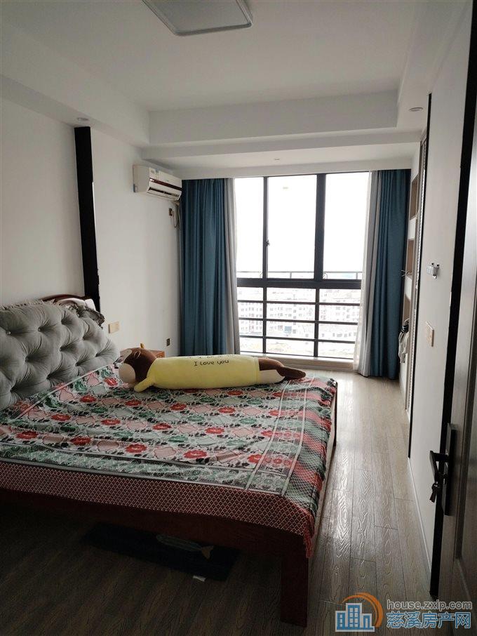 鸣北小区 精装105平方132万带车位 