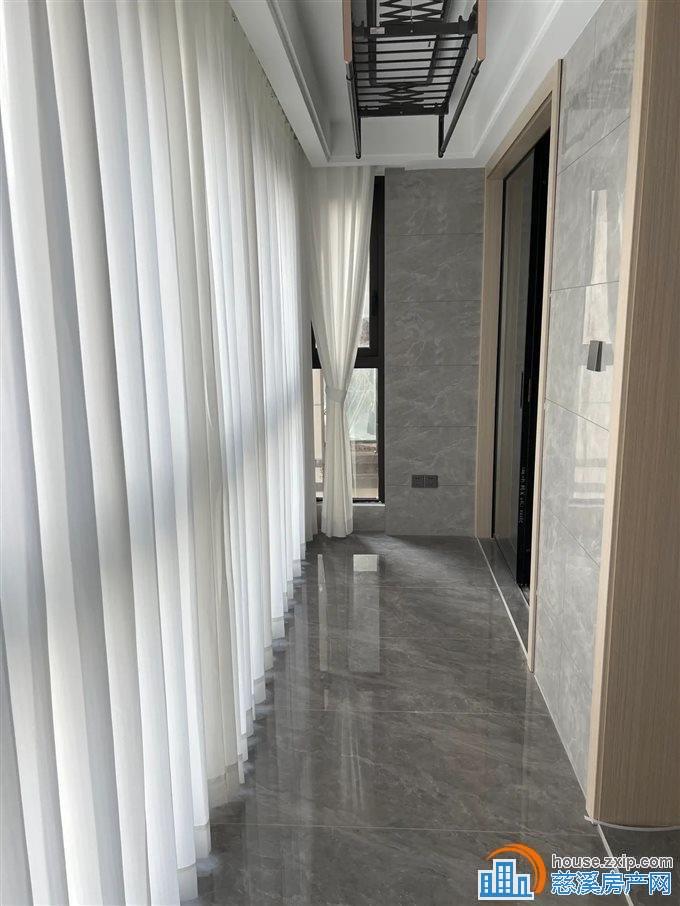 红星天铂佳苑126平166万全新精装修