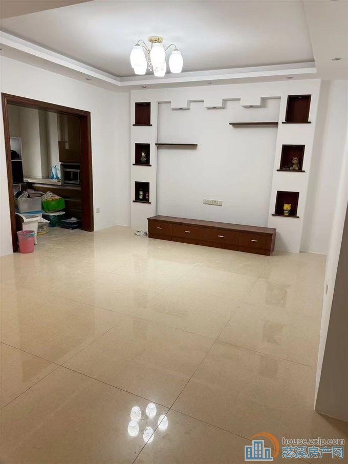 玲珑小区95平102.8万可读书储物间