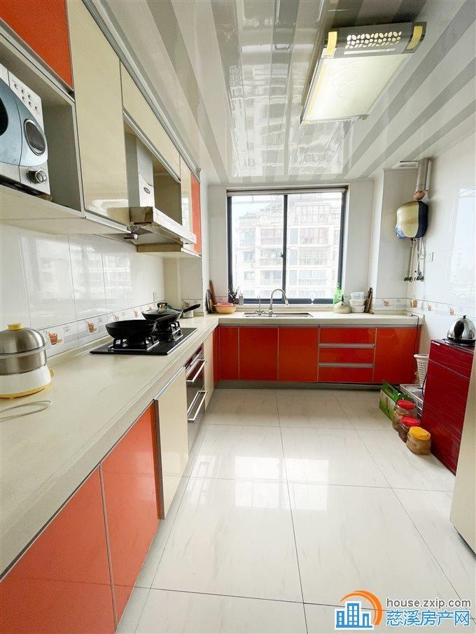 嘉和名苑176平192万带车位四居室