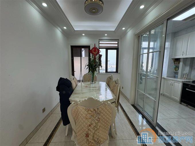 元亨雅园带车位精装修满五唯一 233万