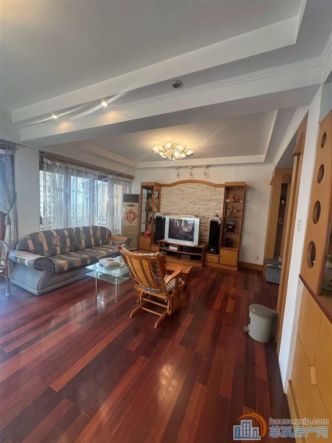 孙塘新村152平138万带车库实验书包