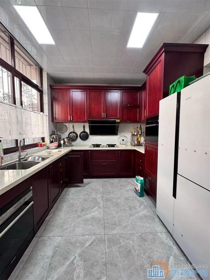 星光家园 二通三 新装140多万拎包入住