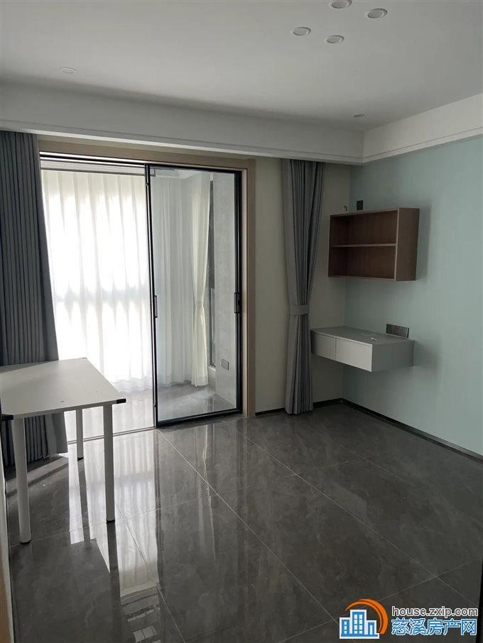 红星天铂佳苑126平166万全新精装修