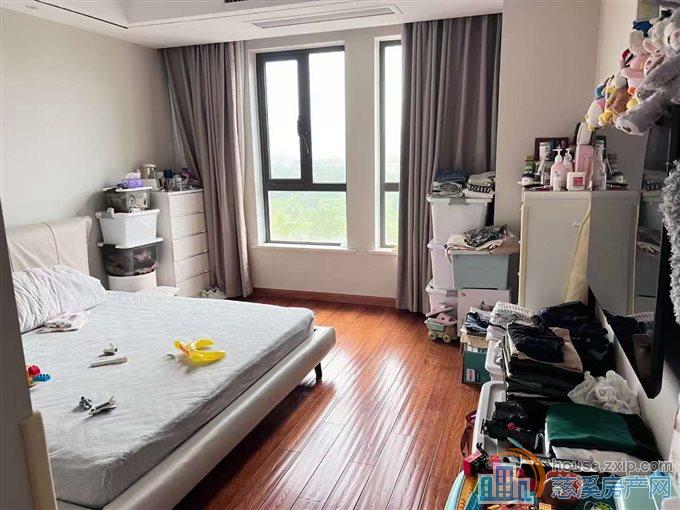 保利三期慈悦湾131平精装140万