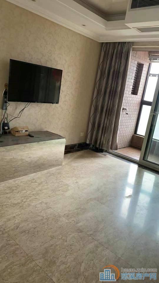 提香公寓90平方 地热 车位