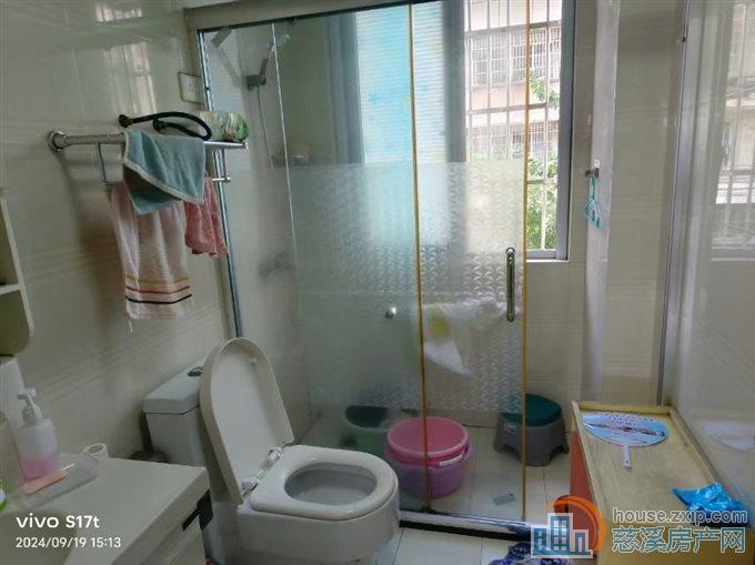 嘉都苑2楼98平储藏室108万精装二年