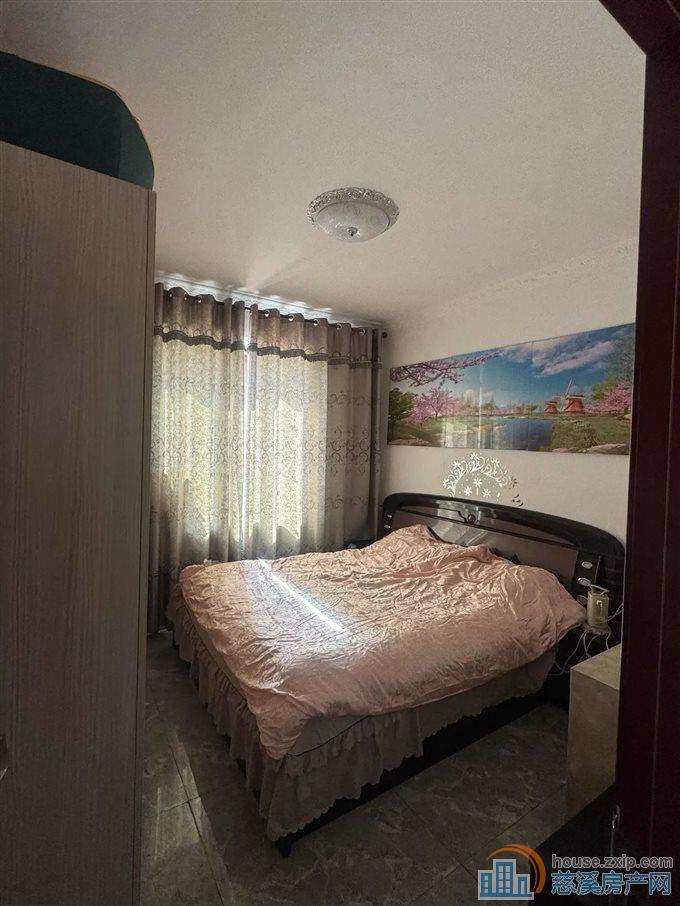 梅林苑 精装 84平方93万 低总价