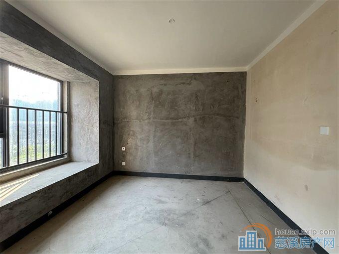 上东辰府95平200万带产权车位