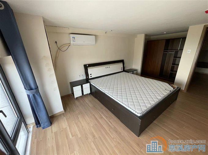 海铂中心 精装复式  生活便利