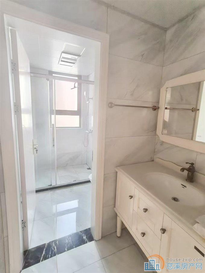 梅林苑150平洋房中间楼层自住精装修