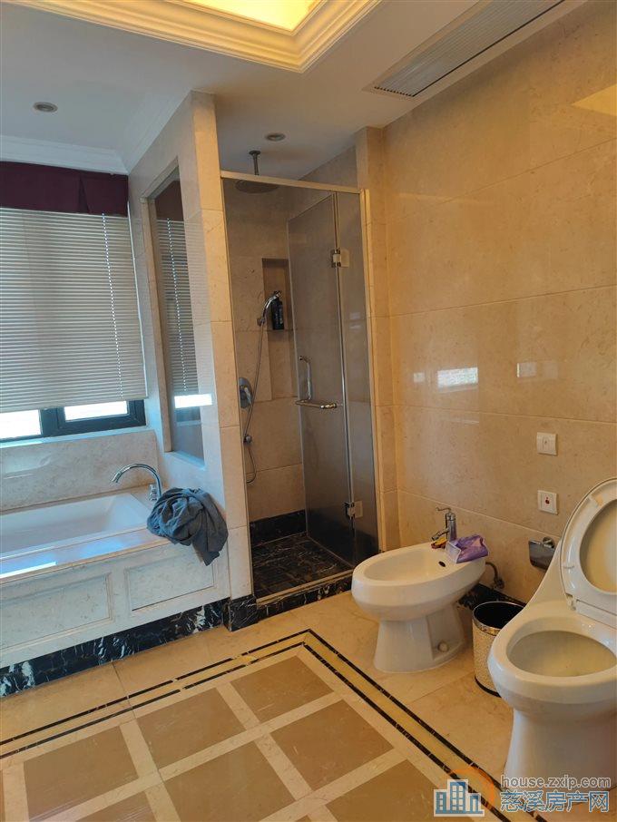 绿城慈园 精装自住顶复 送双车位 杂物间