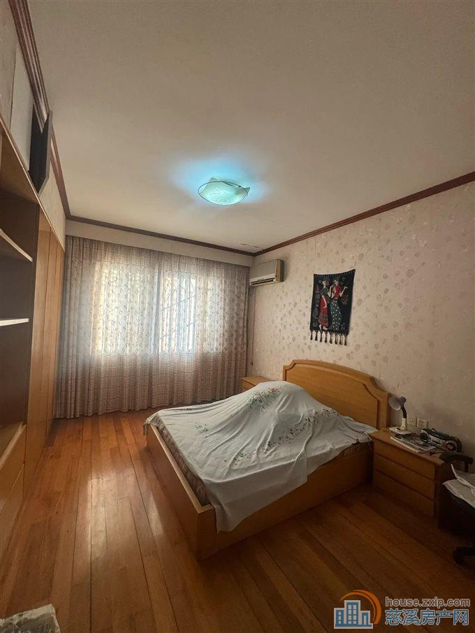 孙塘新村152平138万带车库实验书包