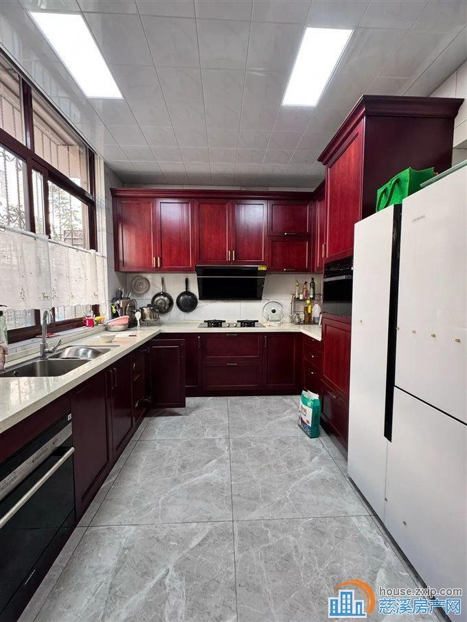 星光家园 二通三 新装140多万拎包入住