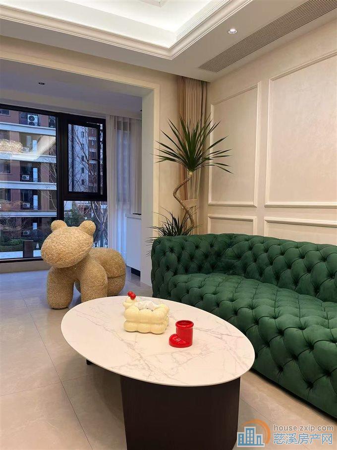 蔚蓝云图电梯洋房2楼产证95平