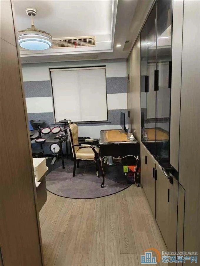 白彭小区好楼层精装122平车位储藏室