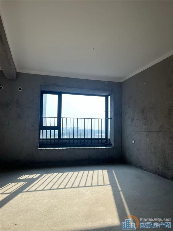 新力帝泊湾126平145万带车位洋房