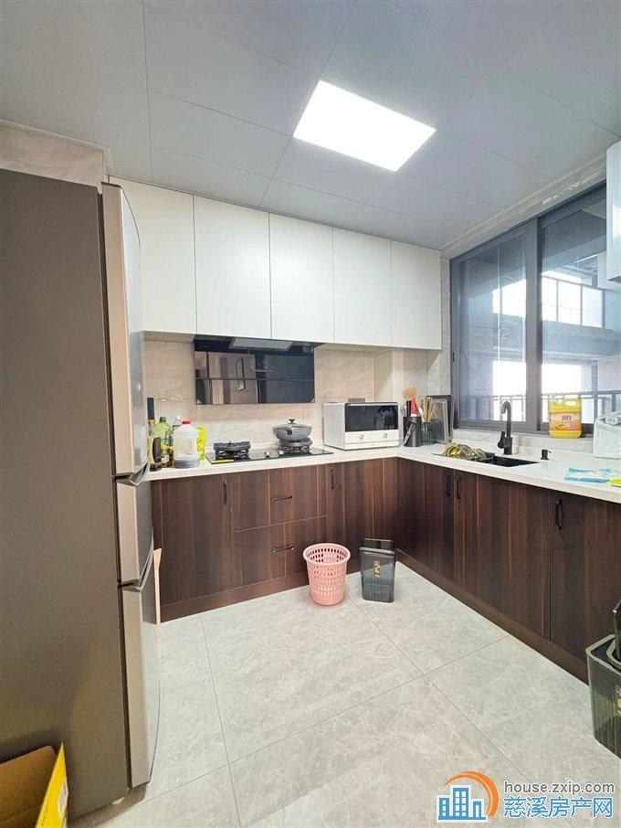 卓越湖樾云著 精装湖景房 带车位