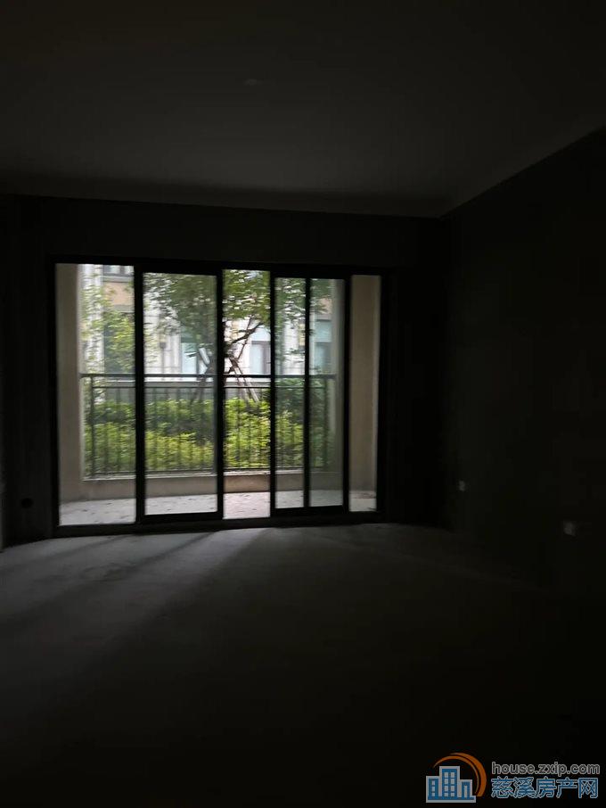 阳光城翡丽湾104.29平65万