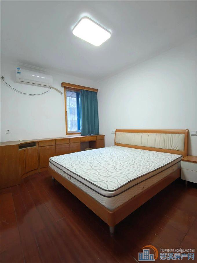 名仕园  中等装修 黄金楼层 阳光无在读