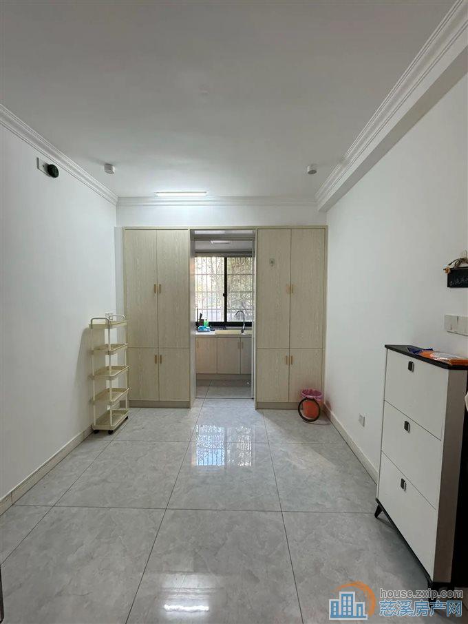 上笆里花苑73平91.8万送车位