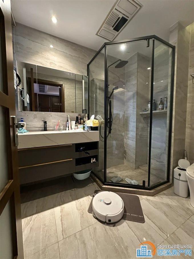 复地136平精装修，169万