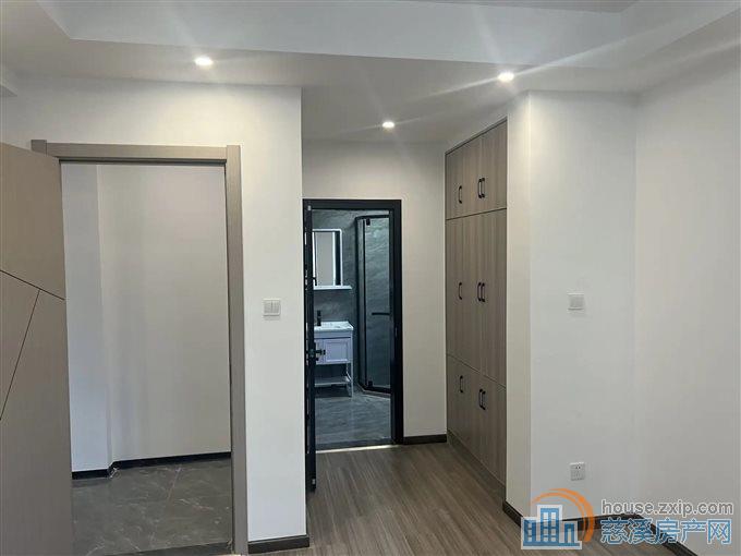 新潮塘南苑163平226万带车位文锦