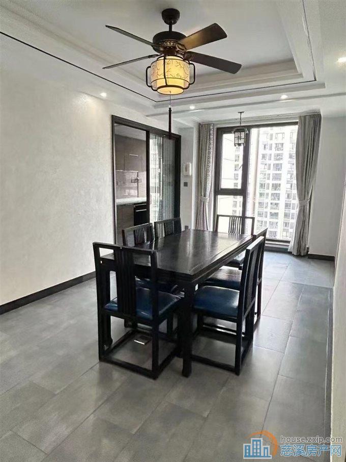 复地二期 142平好楼层东边套精装车位