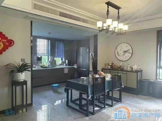 双喜花园.紫园 东边套194车位262万