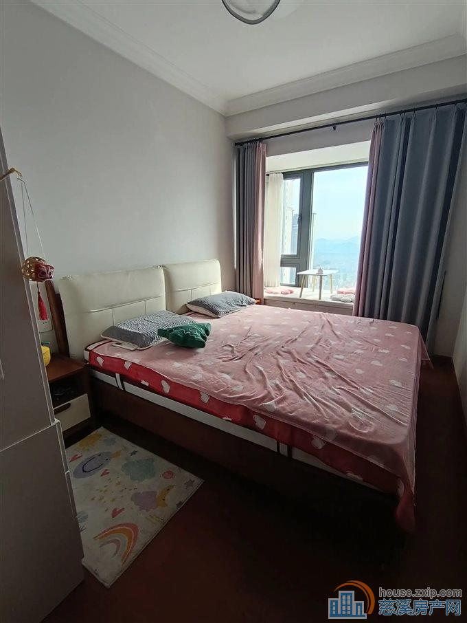 恒大河悦府121平82万配合满二精装