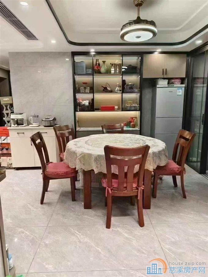 白彭小层豪华装修三室二卫