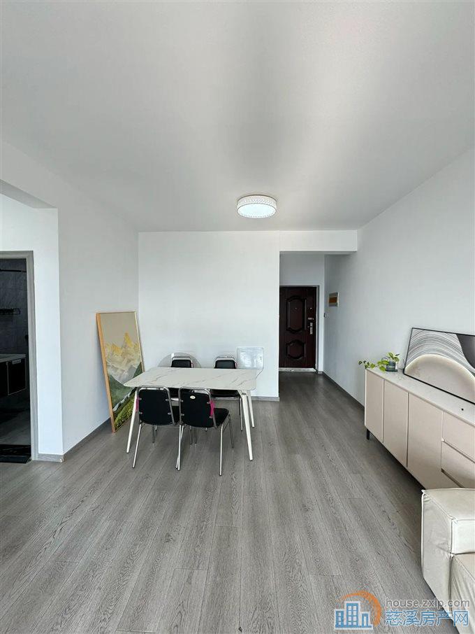 观湖佳苑93平139万南北通透视野开阔