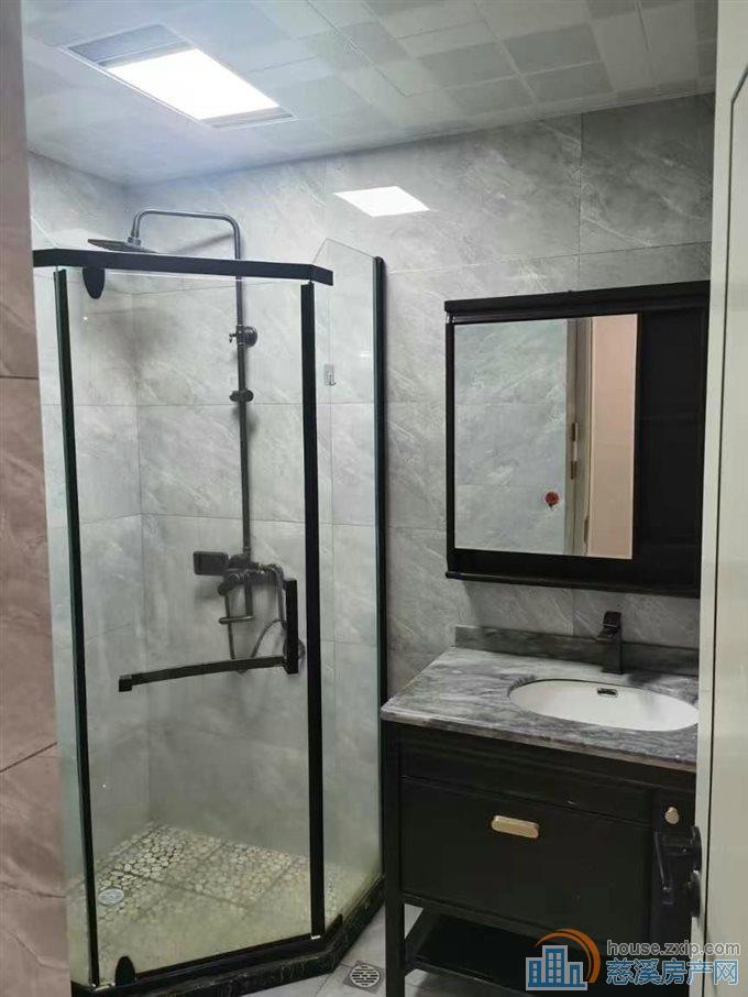 阳光城127平方现代精装修188万一口价