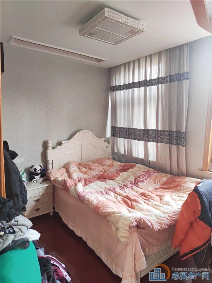 星光家园 一通三楼 精装 东边套 大花园