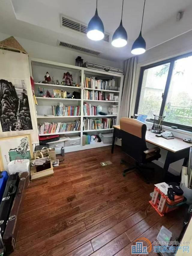 白金湾 144平 前面3阳台+朝北大露台