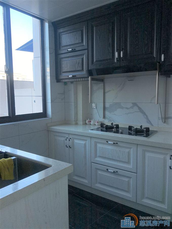 尚源佳苑  精装修 带车位 满五唯一