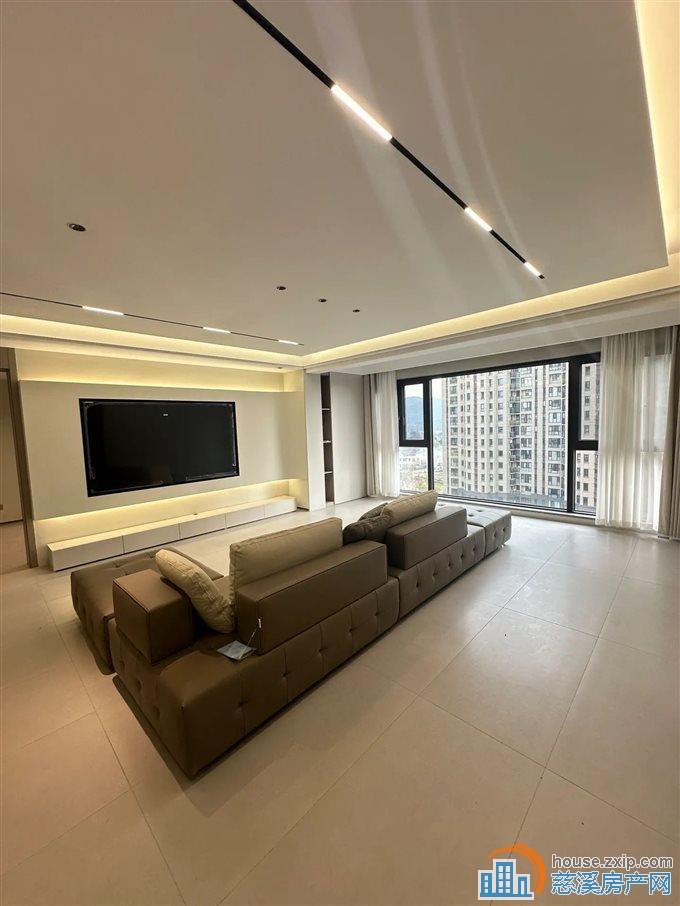 青樾府 168平全新精装带车位278万