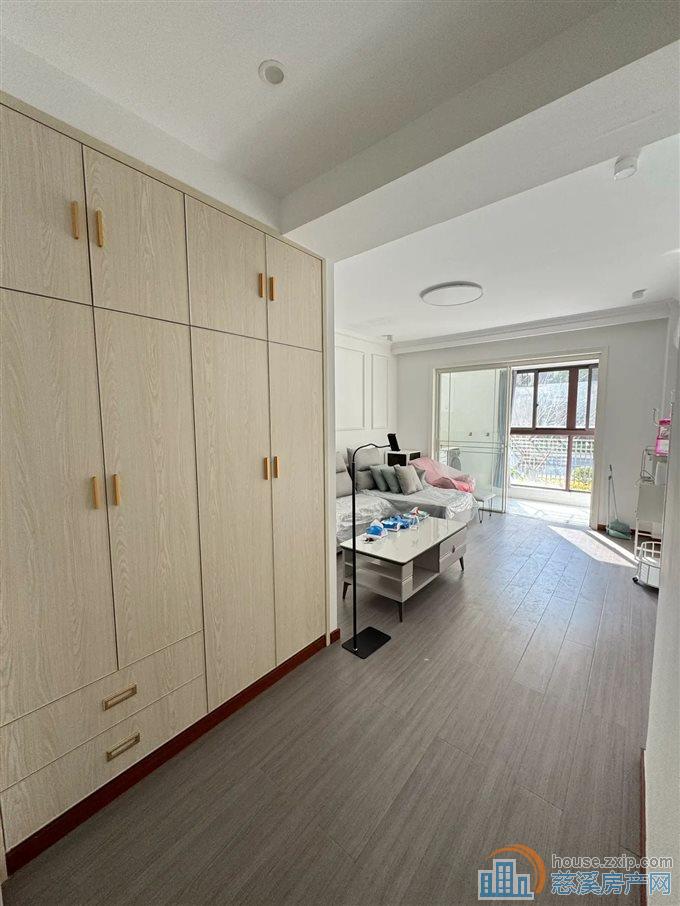 上笆里花苑73平98万带车位精装修