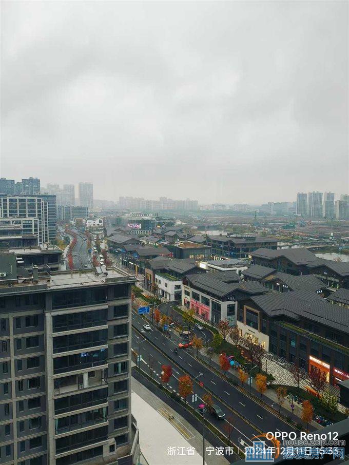 江滨之城云逸里143平带双车位170万
