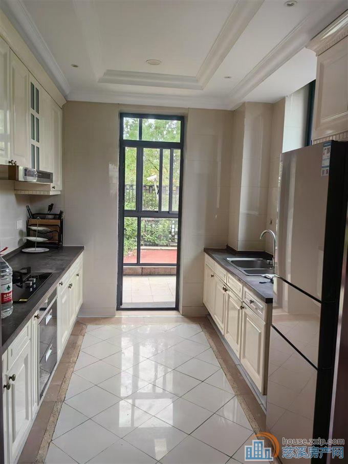 杭州湾合生国际城一期300平二间三楼豪装