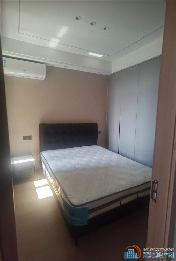 梅林苑 豪华装修 带车位杂物间