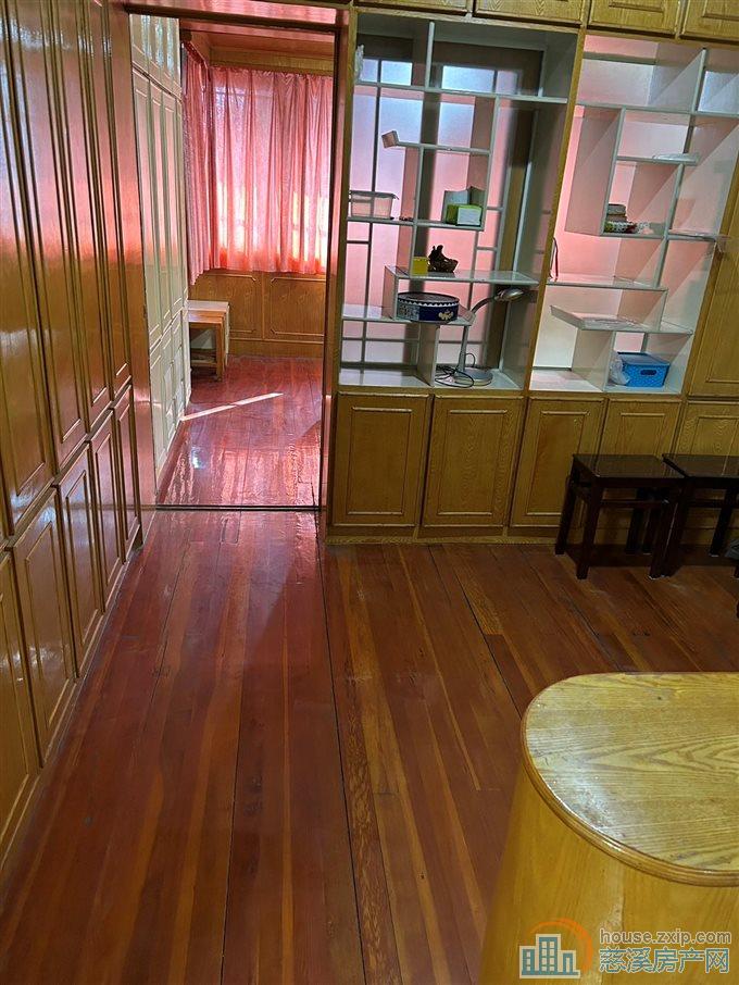 金南小区2楼74平老装修83万直接