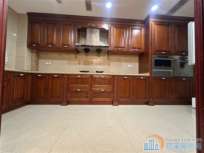 绿城玫瑰园 275平 550万 豪装