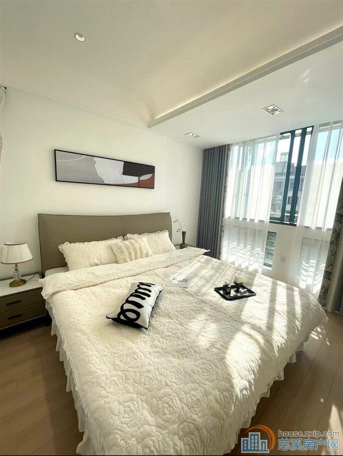 金山新村1楼停车场菜场好位置全新精装