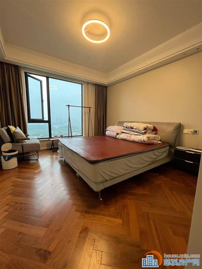 绿城御园 精装141平方310万中上层