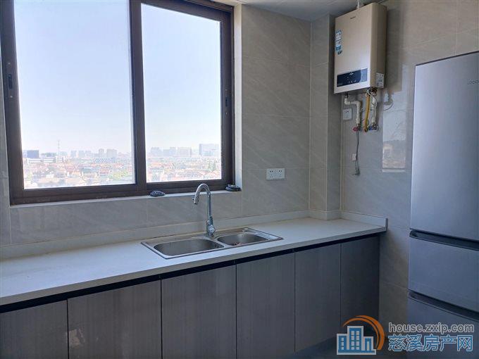 悦华府141.33平228万