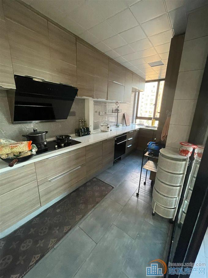 复地御溪雅苑二期141平175万带车位